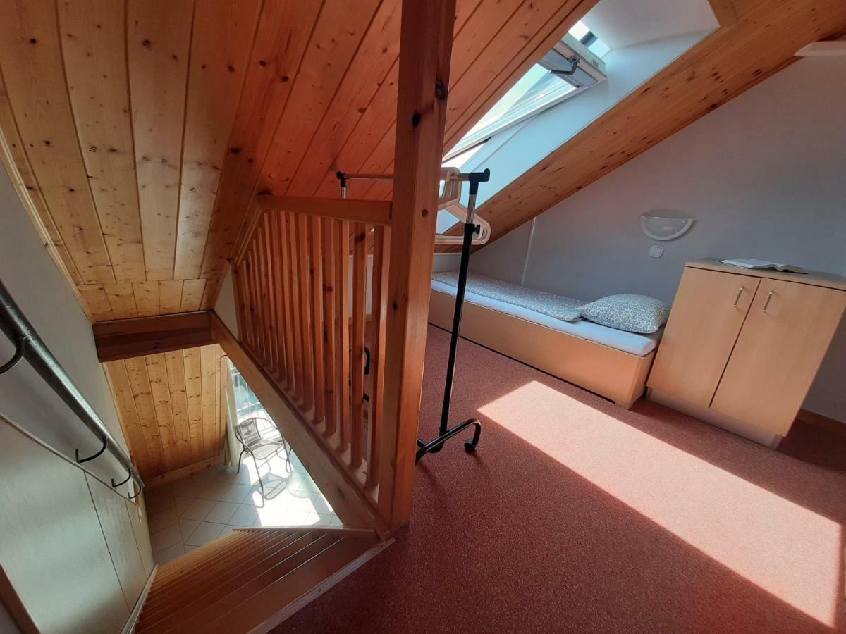 Familia Apartmanhaz ケストヘイ エクステリア 写真