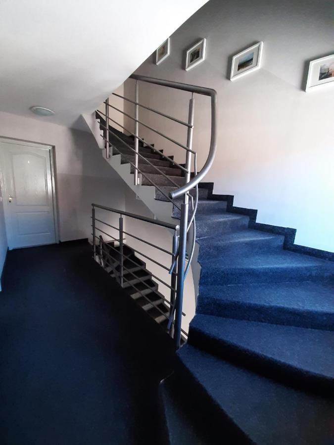 Familia Apartmanhaz ケストヘイ エクステリア 写真